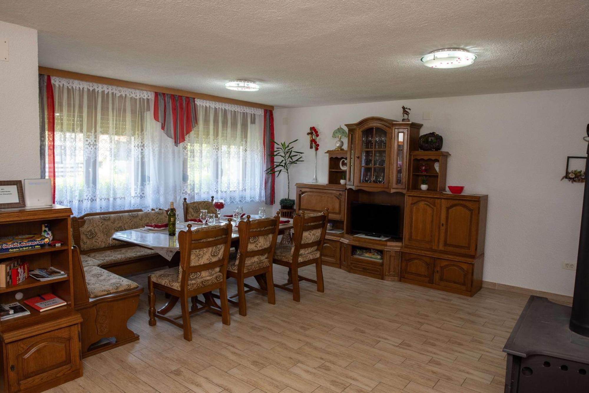 Kuca Za Odmor Boki Villa Gospić Kültér fotó